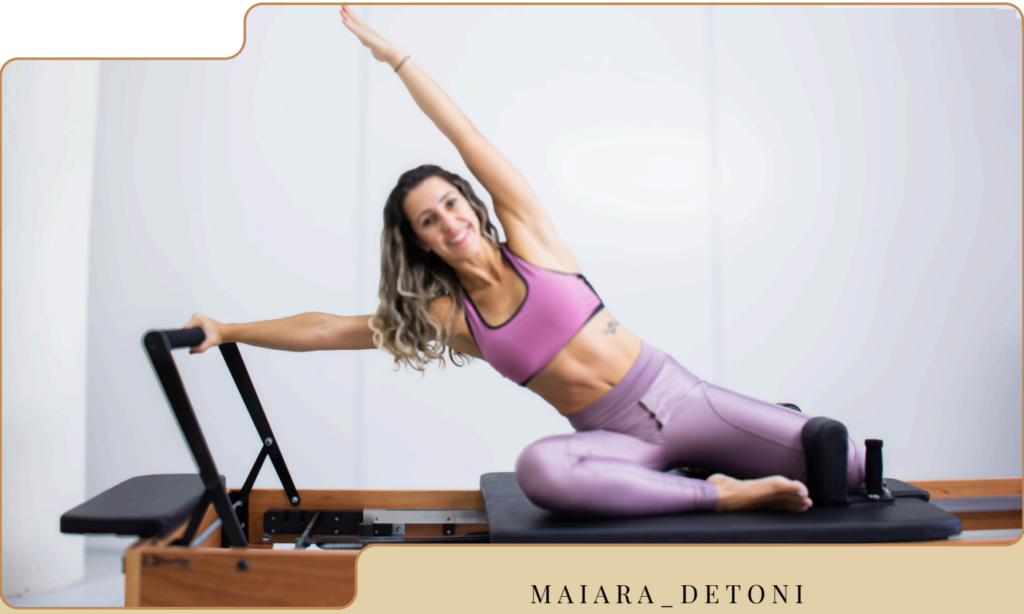 Maiara Detoni em pose no reformer